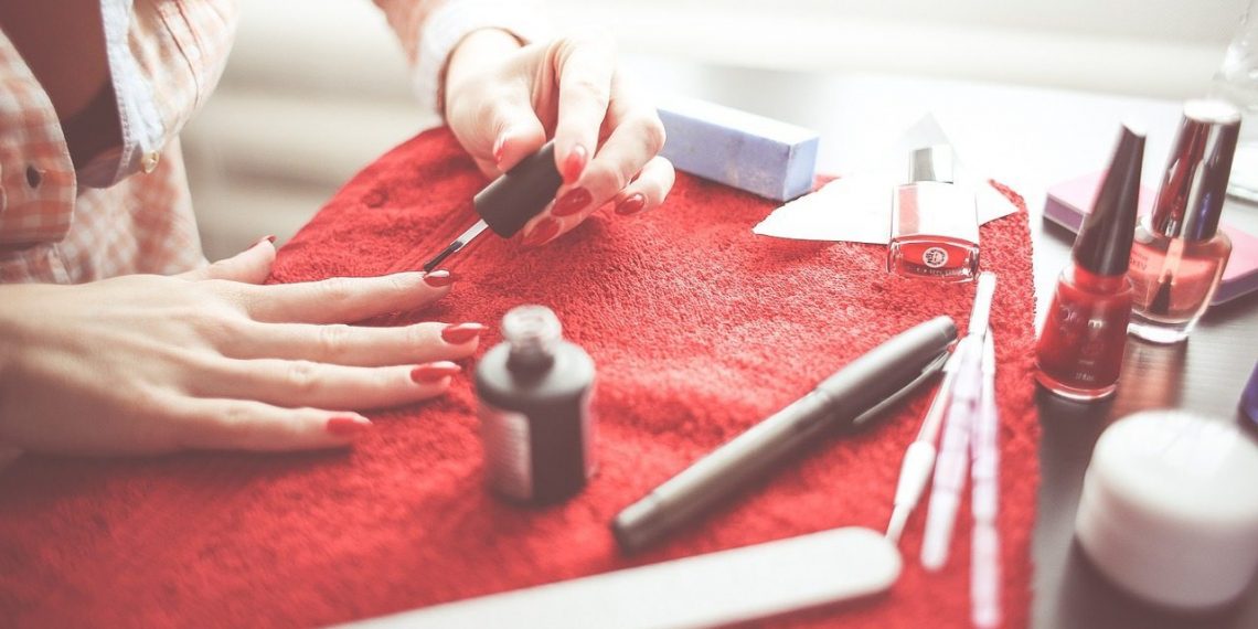 Gadżety ułatwiające manicure. Bez nich nie zaczynam!